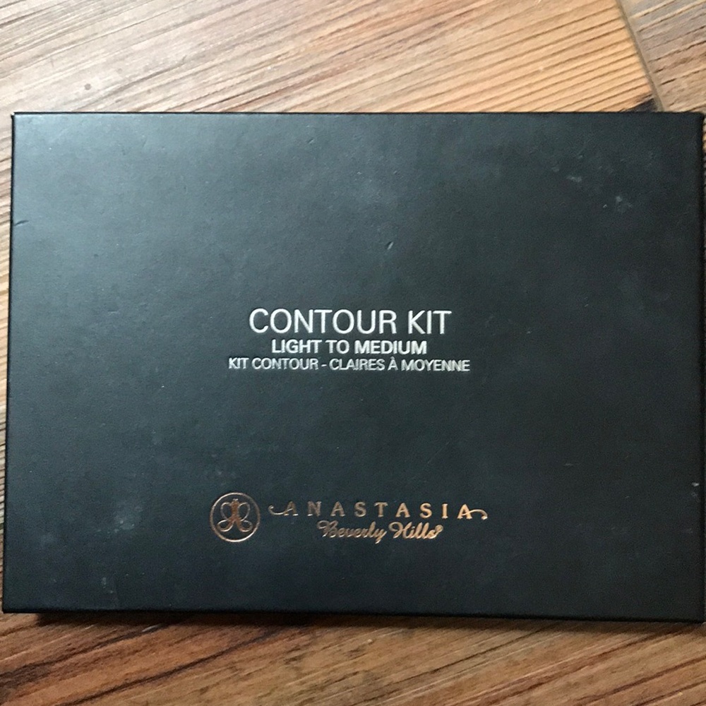 Contour kit light to medium